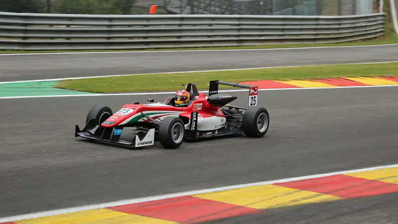 10 yıl önce bugün: Lance Stroll, F1 öncesi son yarışında kazandı