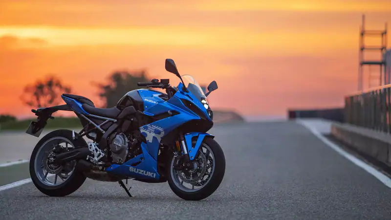 2024 Suzuki GSX-8R Brings Full Fairing to the GSX-8S Platform