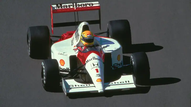 35 yıl önce bugün Senna Suzuka'da üçüncü şampiyonluğunu kazandı