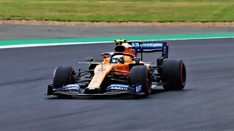 37 yıl önce bugün Suzuka'da Senna ve Prost çarpıştı, Nannini kazandı