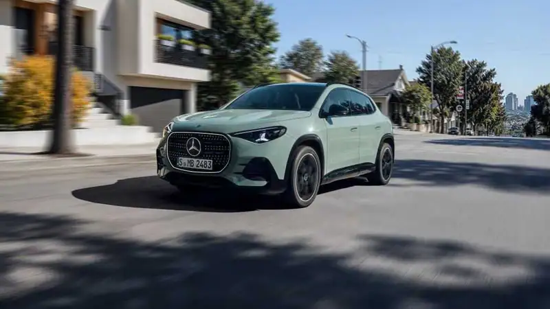 Elektrikli Mercedes-Benz GLA Paris'te: 85 kWh batarya ve 619 km menzil