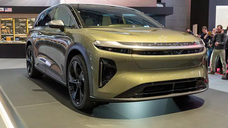 Lucid Gravity Paris'te: 839 beygirlik elektrikli SUV 718 km menzil sunuyor