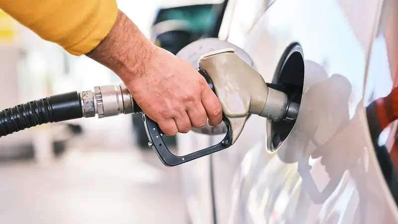 Motorin 100, benzin 80 lirayı aşabilir, LPG'ye 9 lira zam bekleniyor