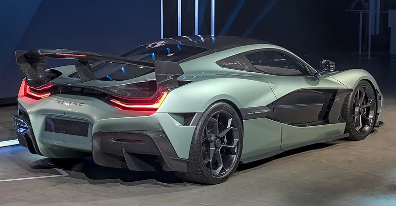 Rimac Nevera incelemesi: 1.888 beygirlik elektrikli hiper otomobil üretime veda ediyor