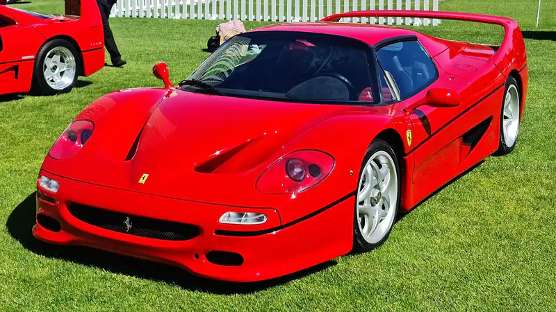 Yalnızca 106 mil yapmış Ferrari F50'nin açık artırmada 20 milyon doları aşması bekleniyor