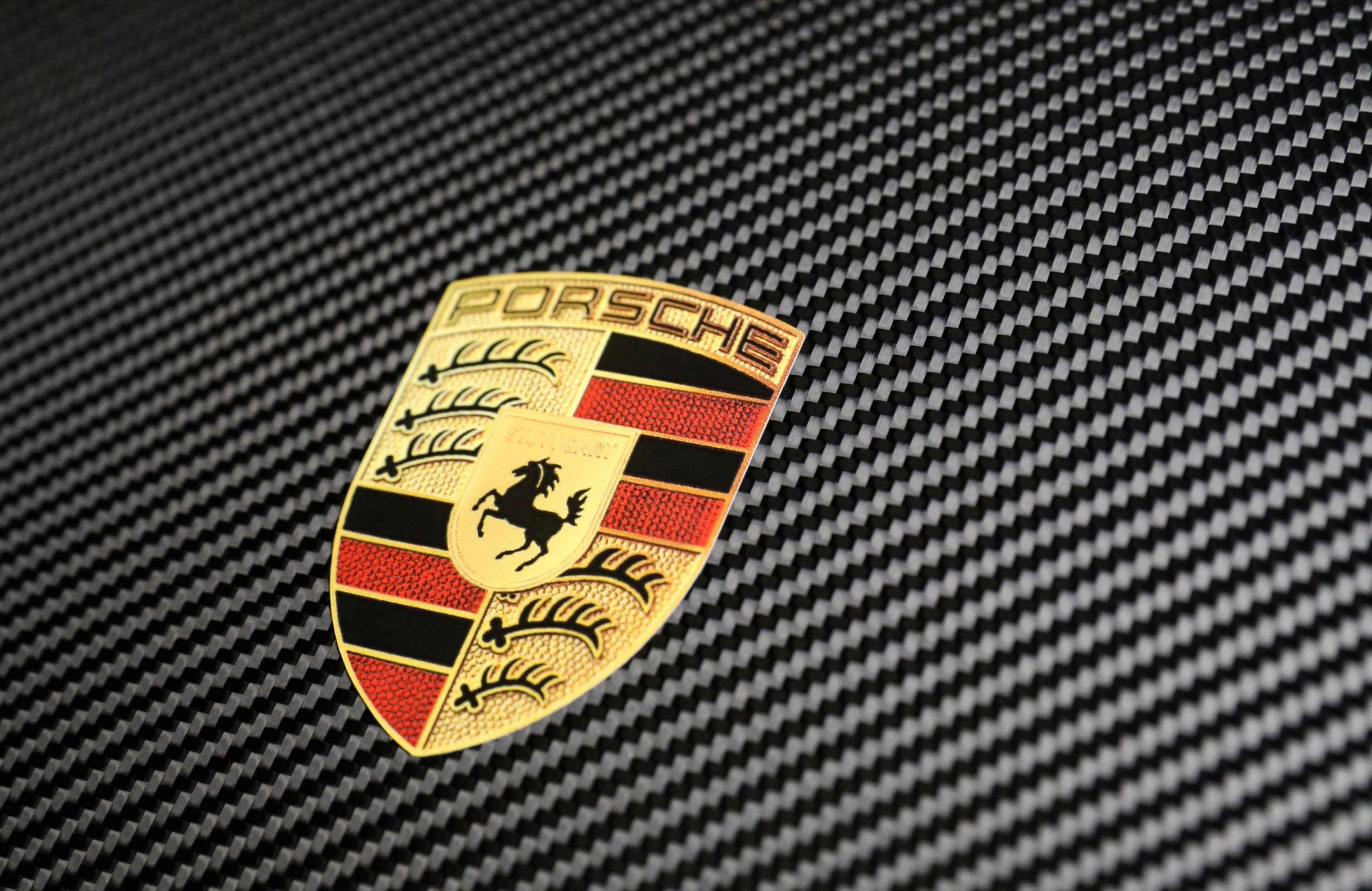Porsche'nin yeni stratejisi: Mission S, Cayenne üstü SUV ve kişiye özel otomobiller