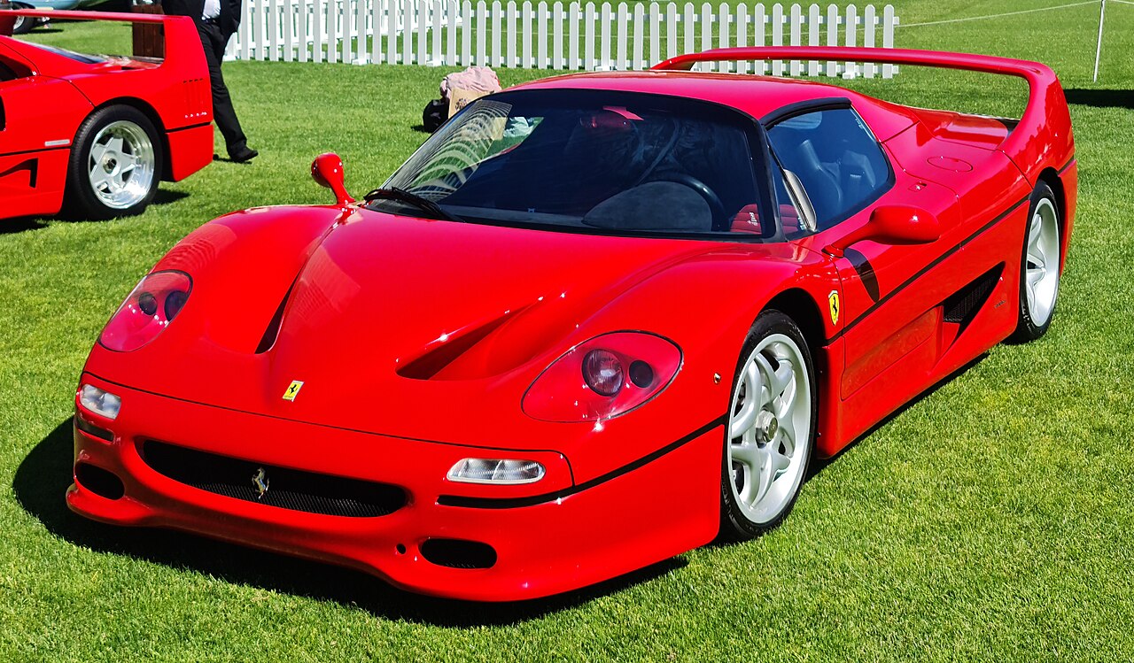 Yalnızca 106 mil yapmış Ferrari F50'nin açık artırmada 20 milyon doları aşması bekleniyor