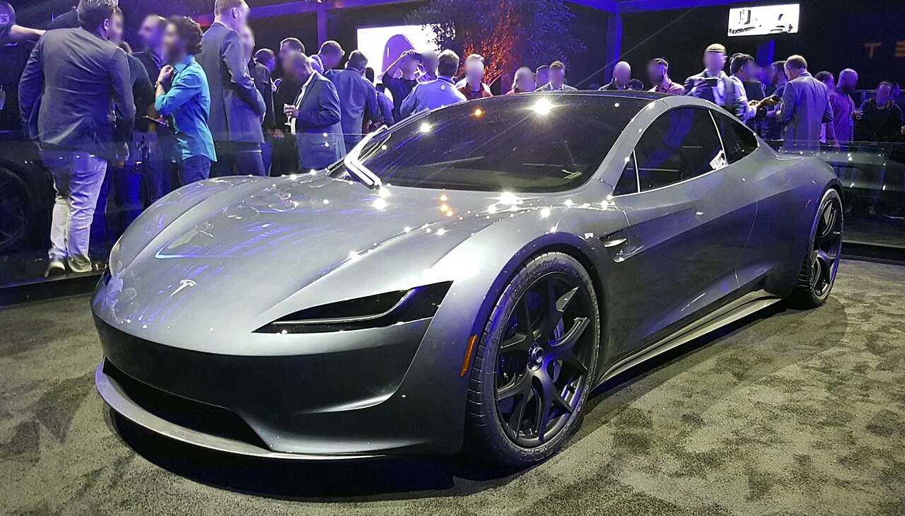 Yeni Tesla Roadster tanıtıldı: Uçabilen, takla atabilen bir spor otomobil